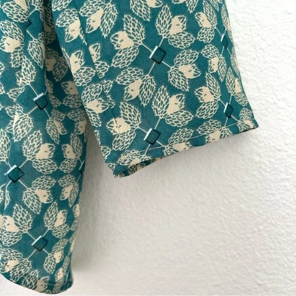 Cabi Fall Green Blouse Top Popover Shirt 3/4 Sleeve Leaf Print Size Medium - Picture 6 of 8